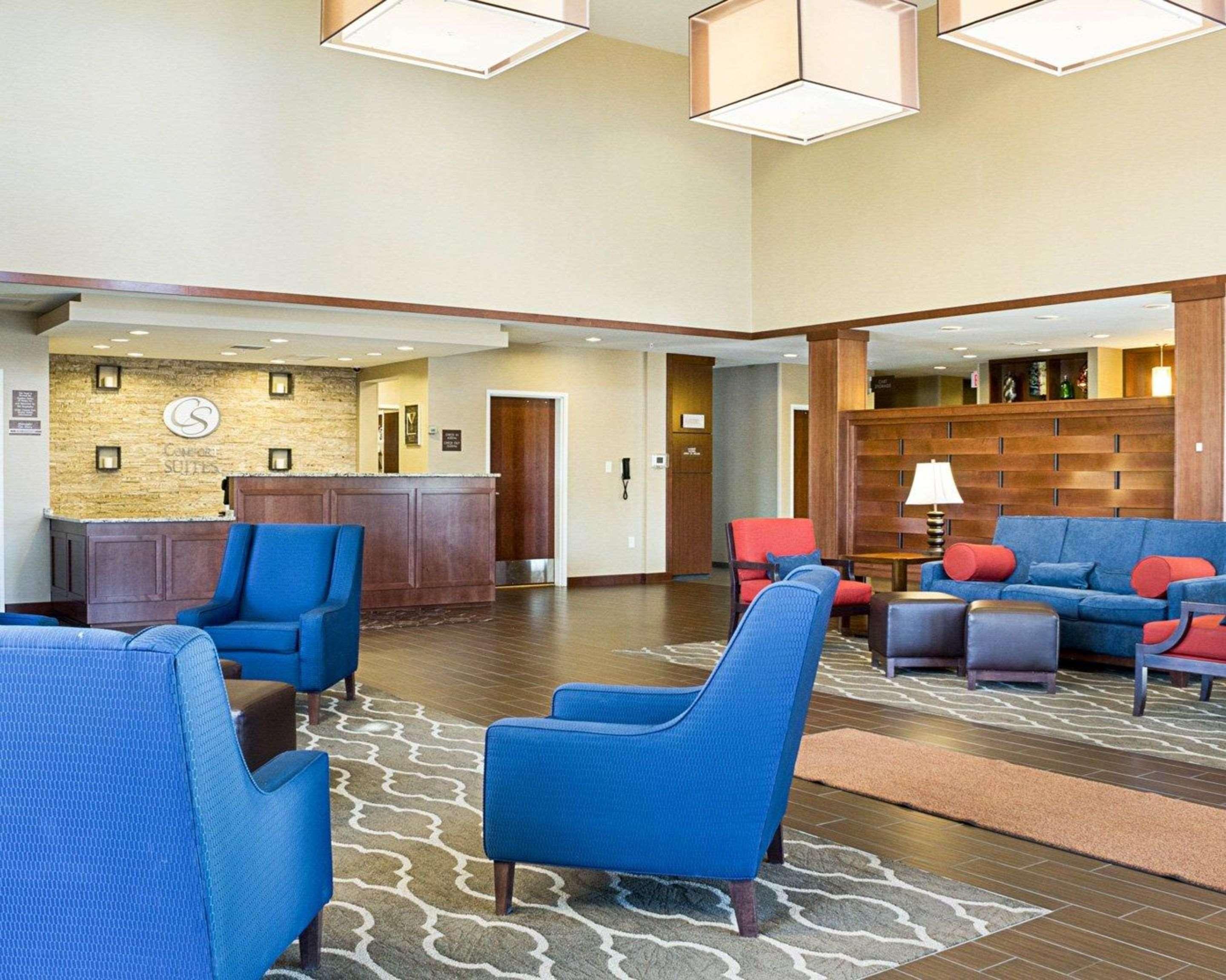 Comfort Suites Fargo Medical Center Exterior foto